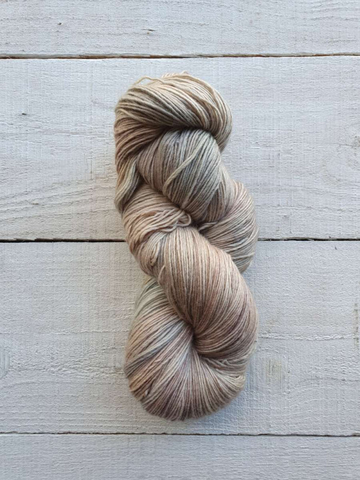 409 Antique Lace